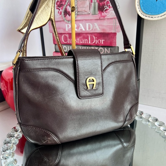 Etienne Aigner Vintage  chocolate leather Multiple Pockets Zipper shoulder bag - Picture 4 of 15